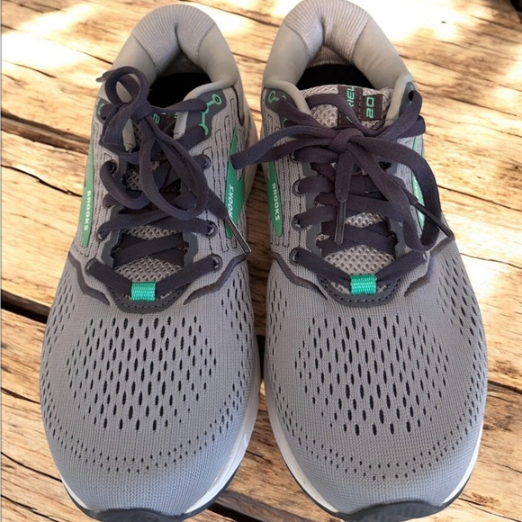 Brooks Ariel '20 Women's Running Shoes - Size 9 Wide (D) - Grey/Green - EUC - Picture 8 of 12